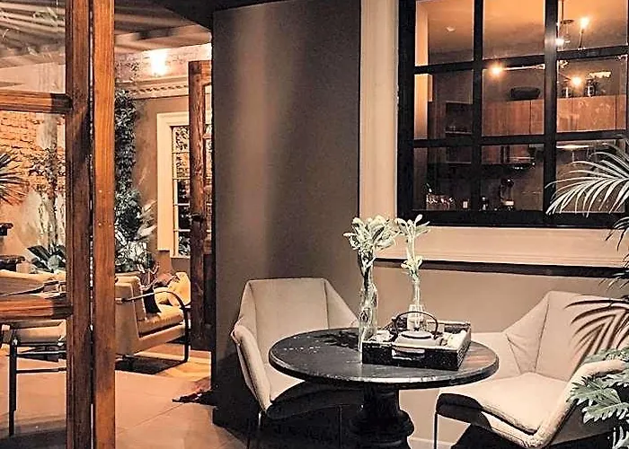 Casa Emilia Boutique Hotel 4*